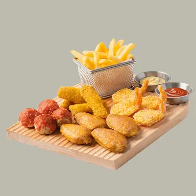 Original Chicken Wings Snack Platter with French Fries